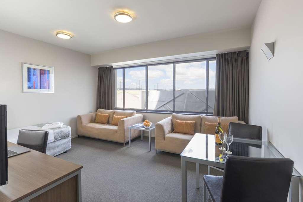 Quality Suites Central Square Palmerston North Zimmer foto